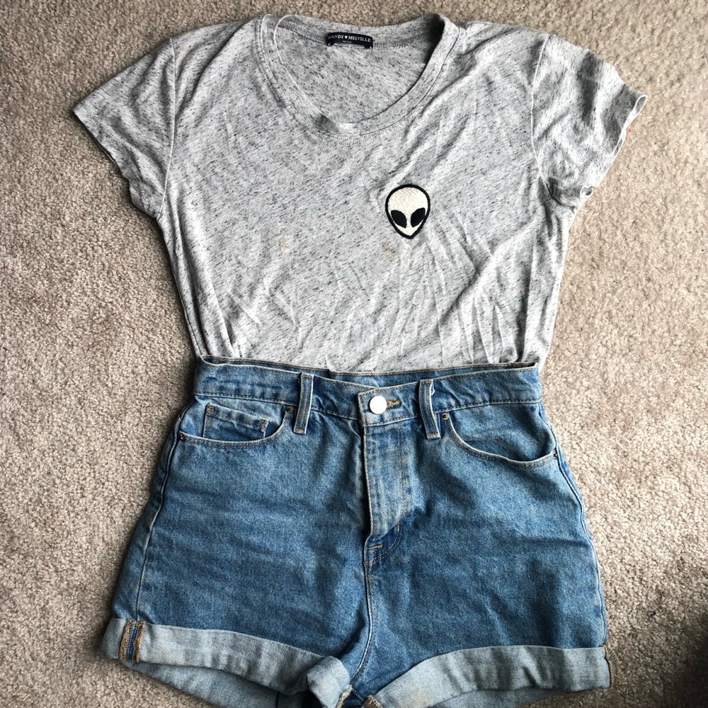 Marbled grey alien patch t-shirt